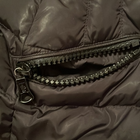 COPY - Genuine Moncler puffer coat with shoulder pads, super stylish in black, … - Picture 13 of 13